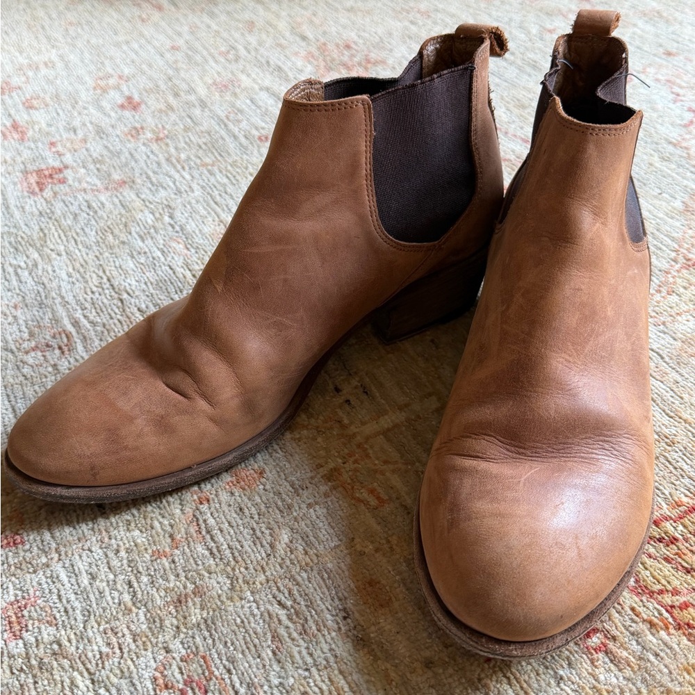 Frye Tan Leather Chelsea Boots